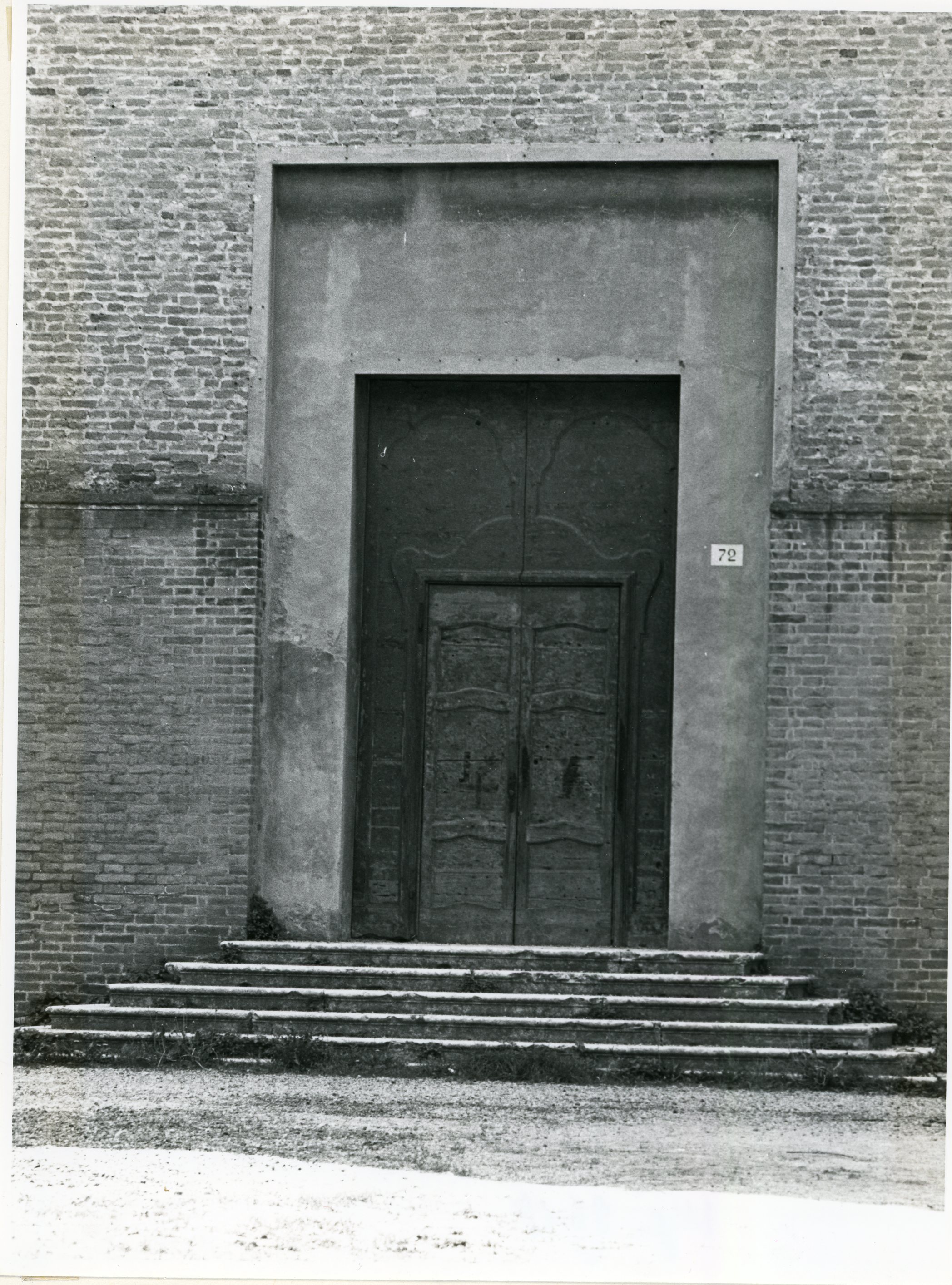 Portale d'ingresso della chiesa Portale d'ingresso della chiesa